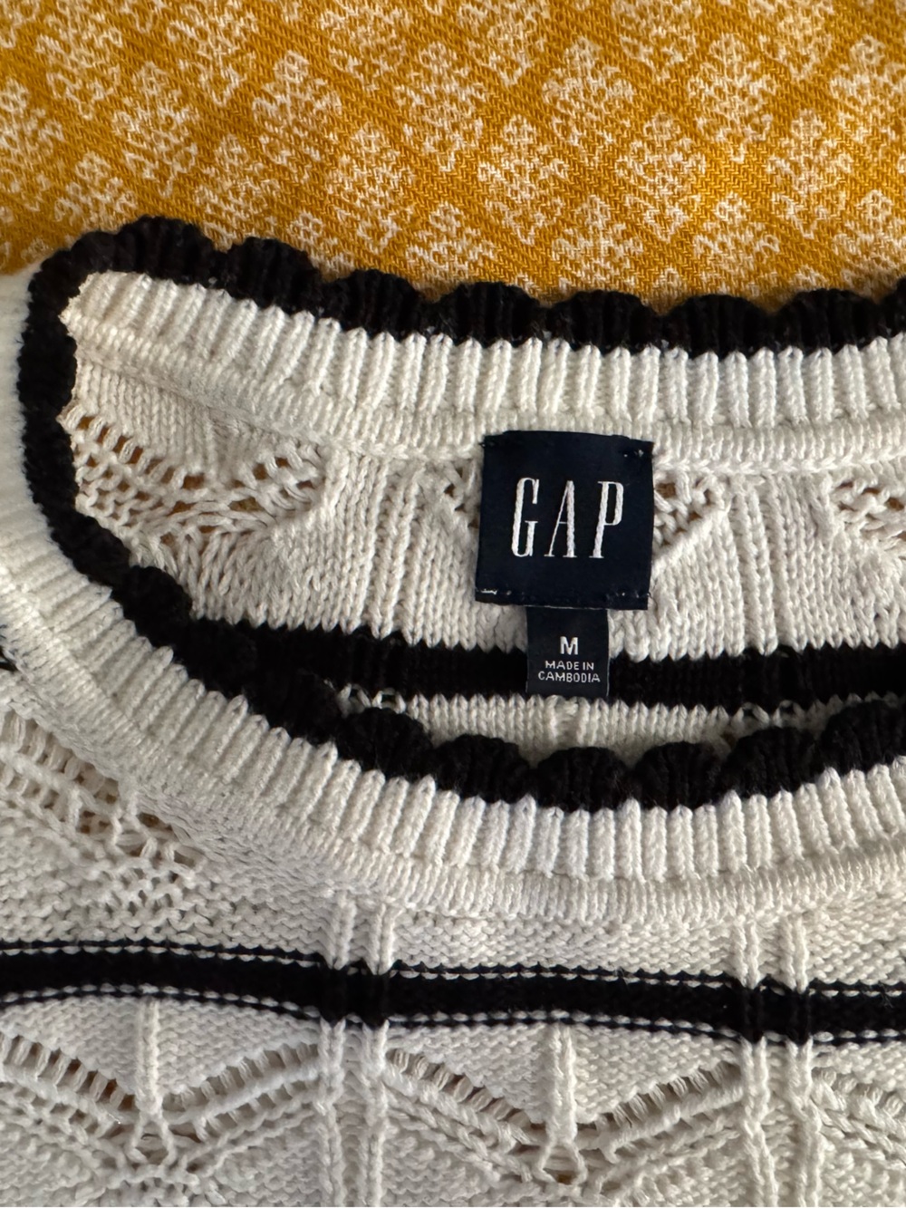 GAP pointelle sweater with scallop neckline - Picture 2 of 4
